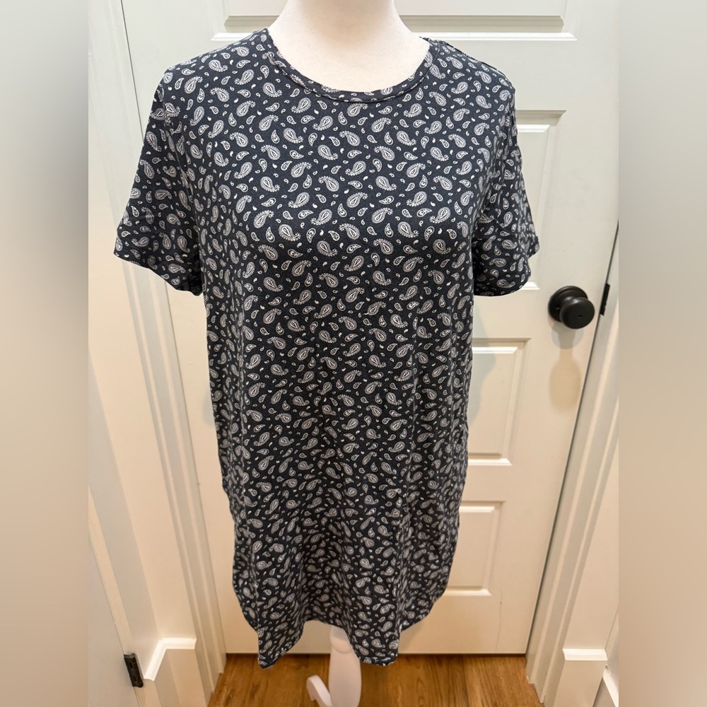 Lands’ End. Black & White Paisley T-Shirt Dress. Size Medium (10-12).